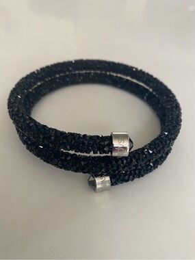 😍Swarovski Black Crystaldust Double Wrap Bracelet with Silver Caps